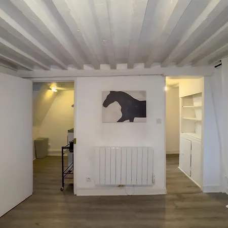 Dionysos Apartment